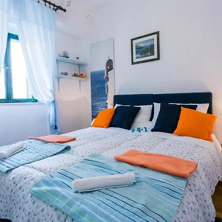 Blue Symphony Old Town - Three Bedroom *