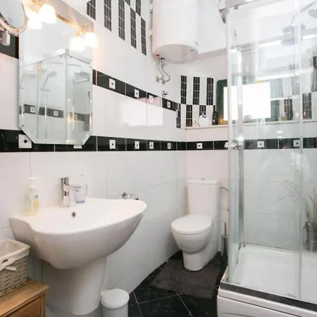 Blue Symphony Old Town - Three Bedroom Apartment