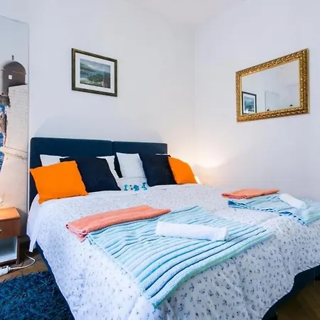 Apartment Blue Symphony Old Town - Three Bedroom